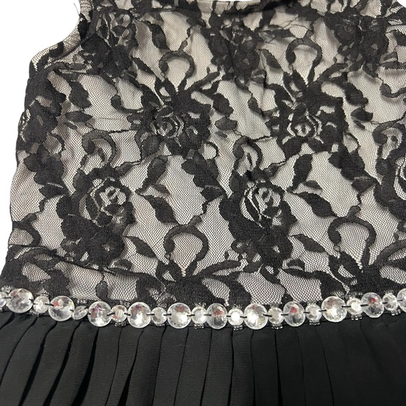 Speechless - Girls Beaded Lace Dress Black/White Sz. 12 - Picture 3 of 7